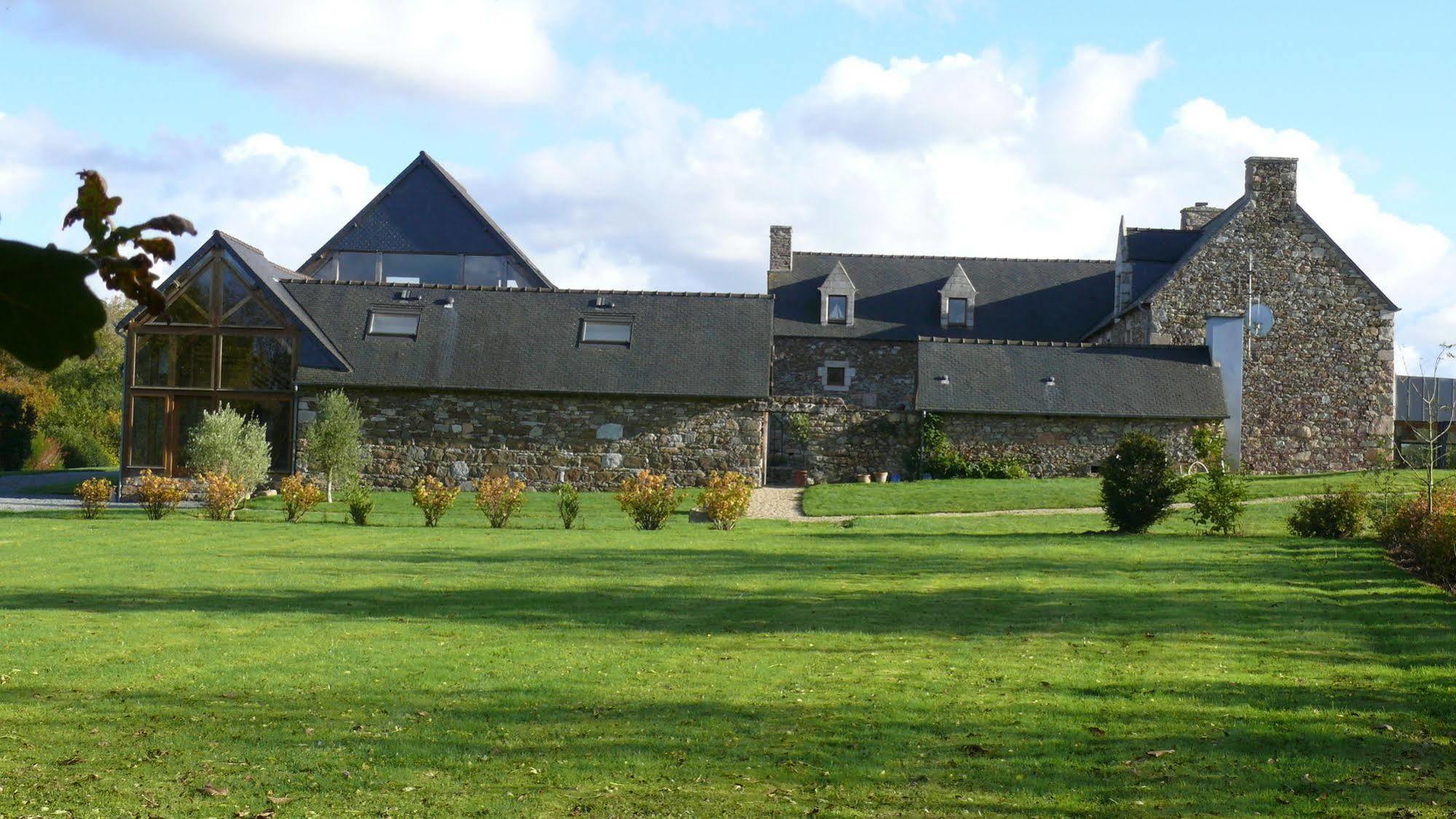 فندق Domaine De Kermodest Quemper-Guézennec المظهر الخارجي الصورة